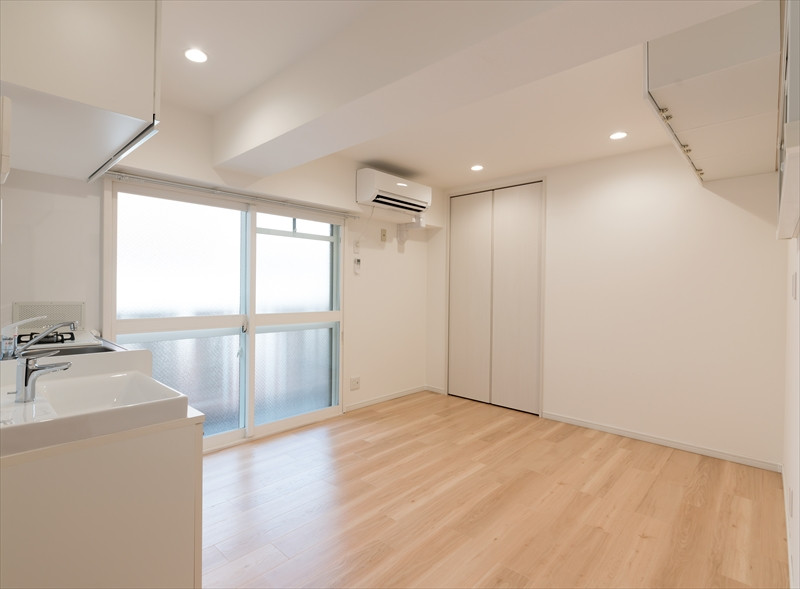 ウェアハウス株式会社